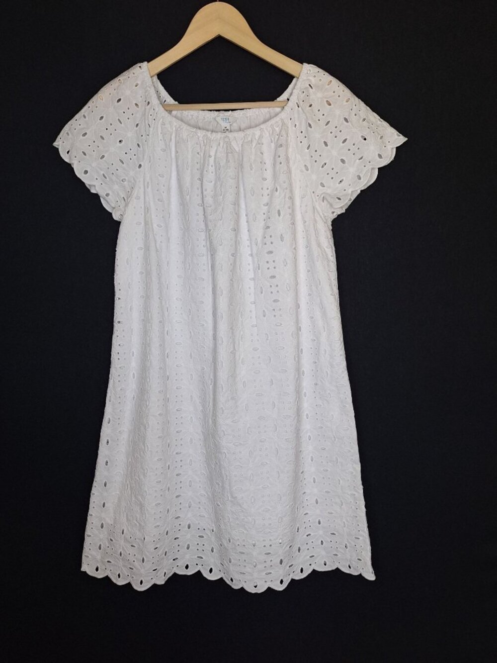 💙 Time and Tru White Eyelet Cotton Size M/L Embroidered Swing Dress Lined